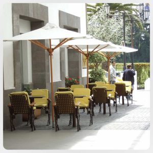 Parasol Publicitario | Sombra y Marca con Estilo